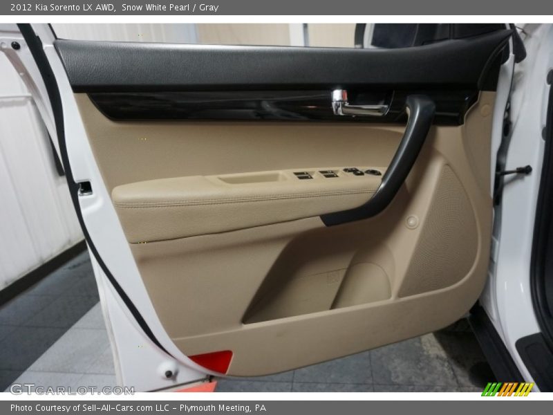 Snow White Pearl / Gray 2012 Kia Sorento LX AWD