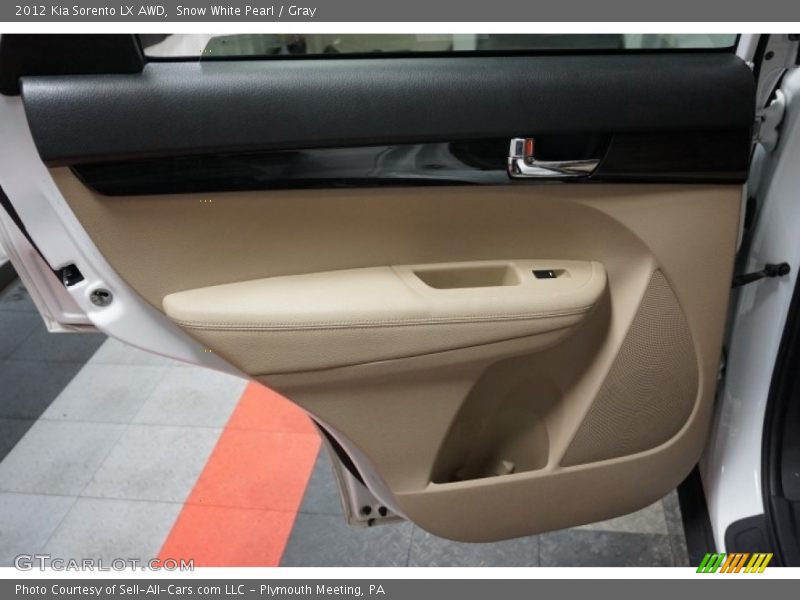 Snow White Pearl / Gray 2012 Kia Sorento LX AWD