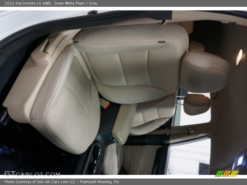 Snow White Pearl / Gray 2012 Kia Sorento LX AWD