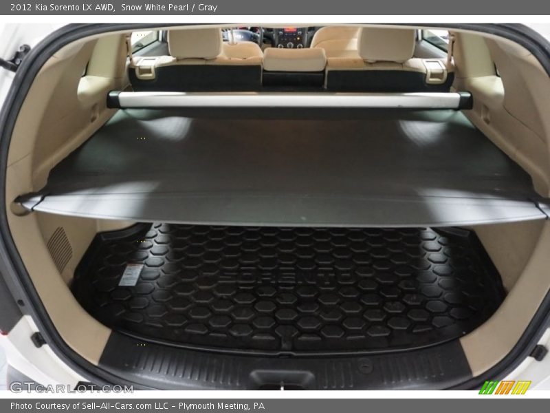 Snow White Pearl / Gray 2012 Kia Sorento LX AWD