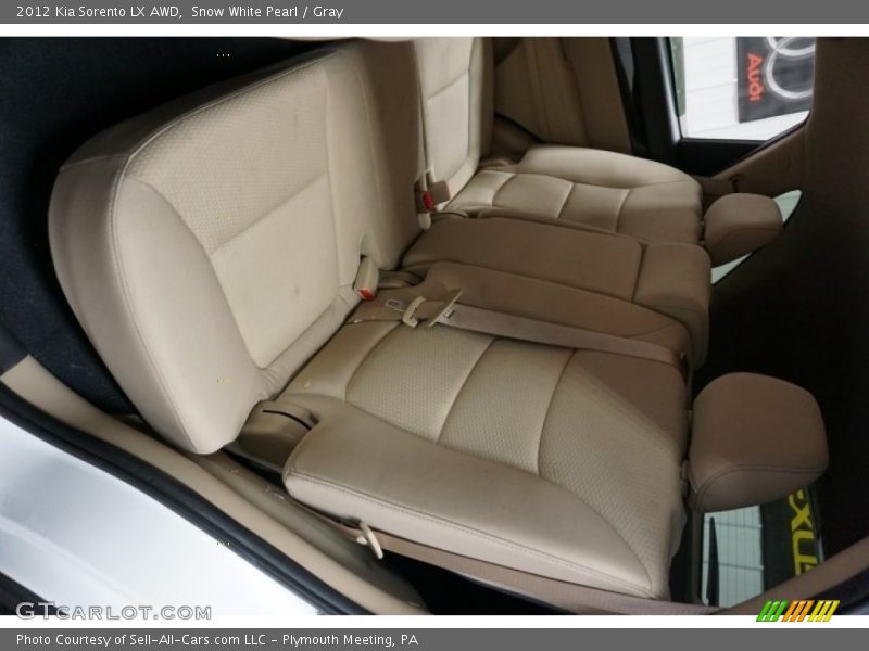 Snow White Pearl / Gray 2012 Kia Sorento LX AWD
