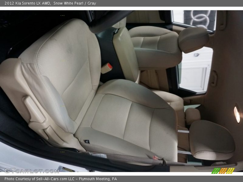Snow White Pearl / Gray 2012 Kia Sorento LX AWD