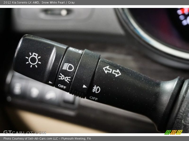 Snow White Pearl / Gray 2012 Kia Sorento LX AWD