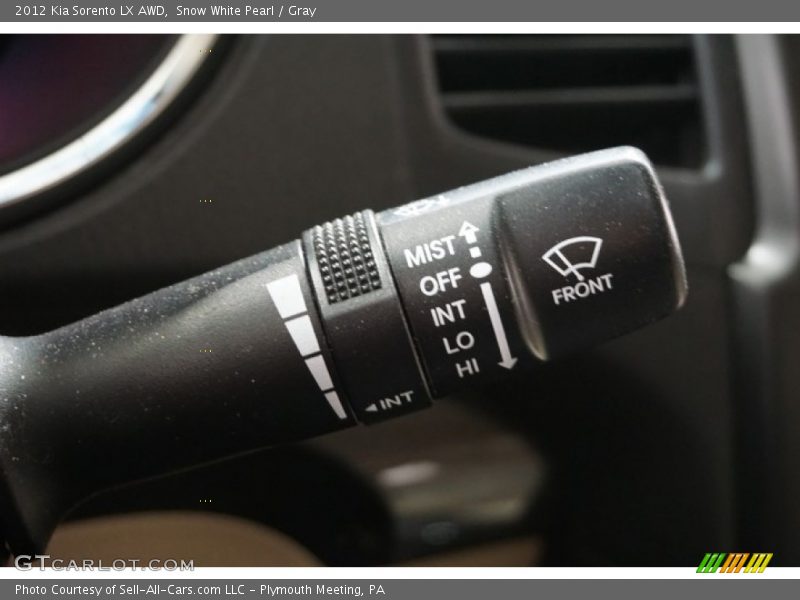 Snow White Pearl / Gray 2012 Kia Sorento LX AWD
