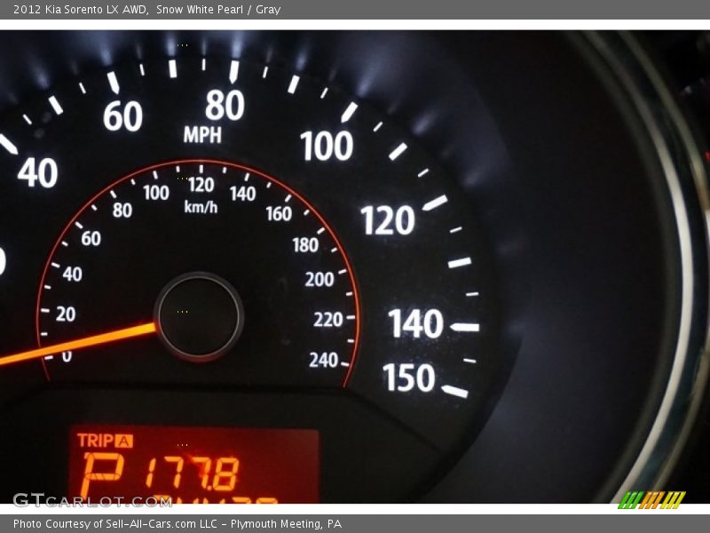 Snow White Pearl / Gray 2012 Kia Sorento LX AWD