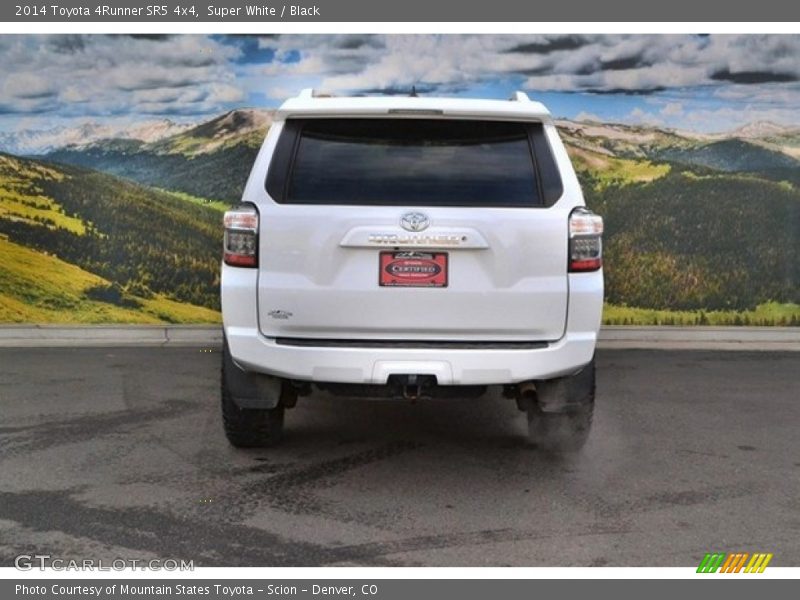 Super White / Black 2014 Toyota 4Runner SR5 4x4