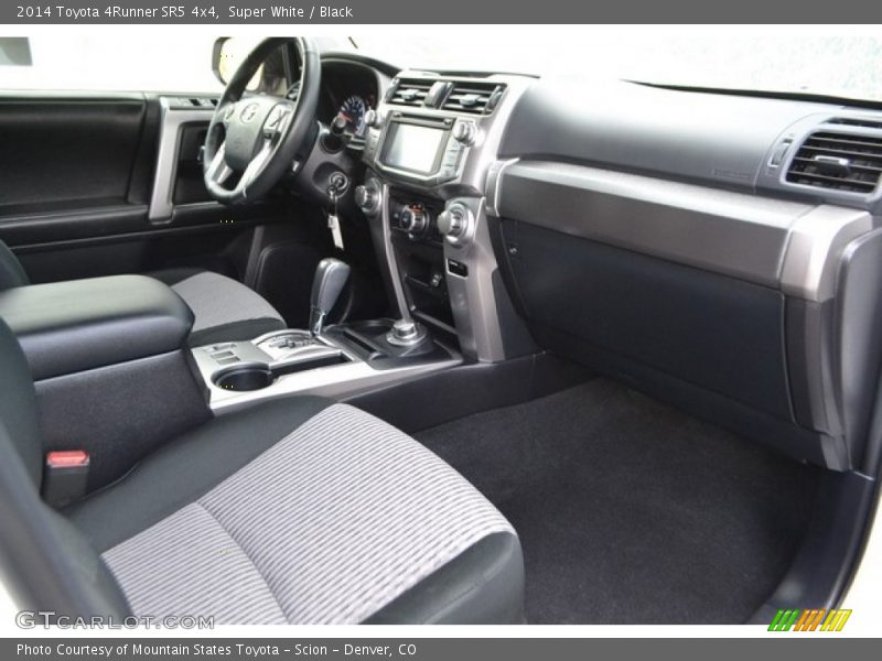 Super White / Black 2014 Toyota 4Runner SR5 4x4