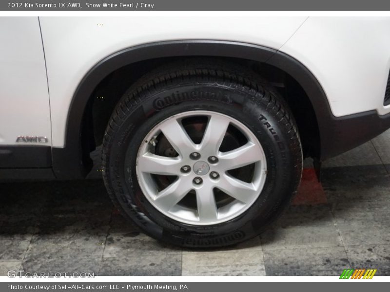 Snow White Pearl / Gray 2012 Kia Sorento LX AWD