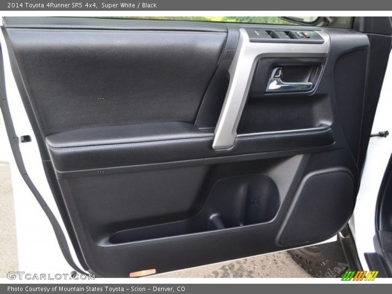 Super White / Black 2014 Toyota 4Runner SR5 4x4