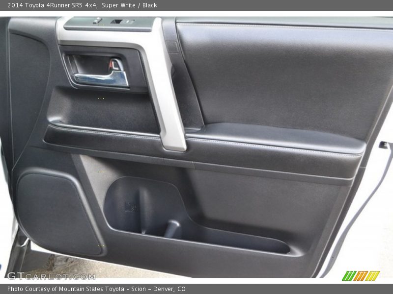Super White / Black 2014 Toyota 4Runner SR5 4x4