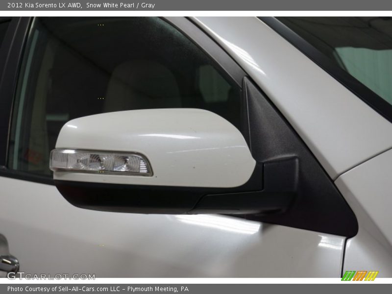 Snow White Pearl / Gray 2012 Kia Sorento LX AWD