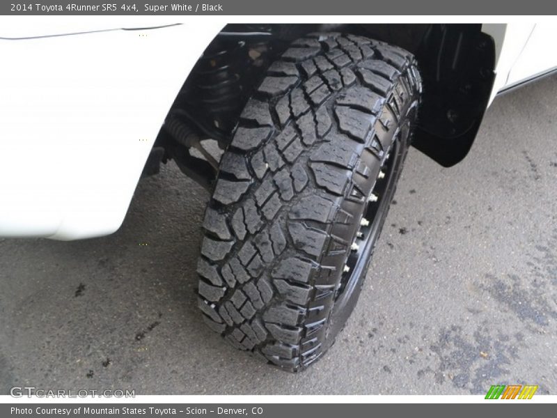 Super White / Black 2014 Toyota 4Runner SR5 4x4