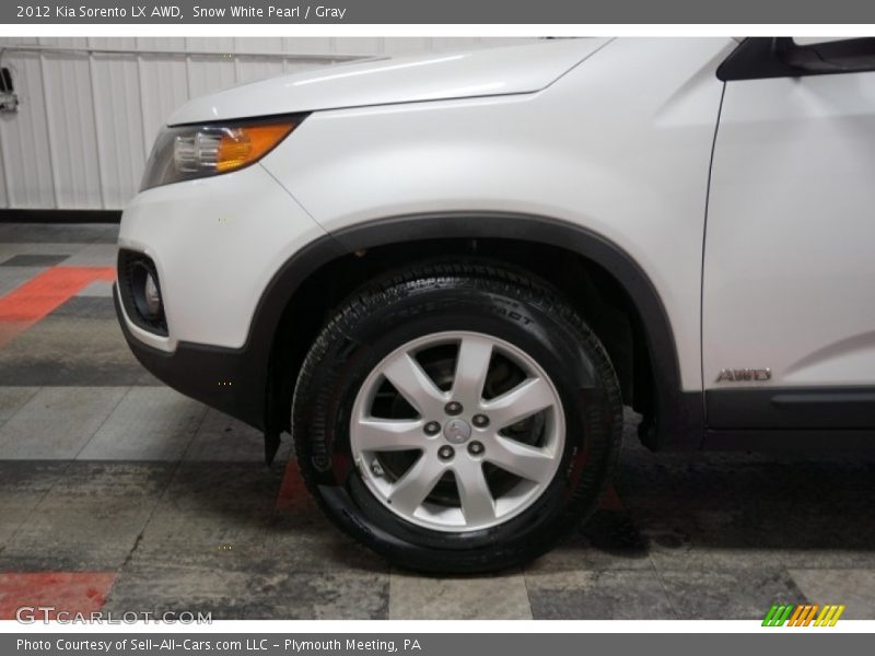 Snow White Pearl / Gray 2012 Kia Sorento LX AWD