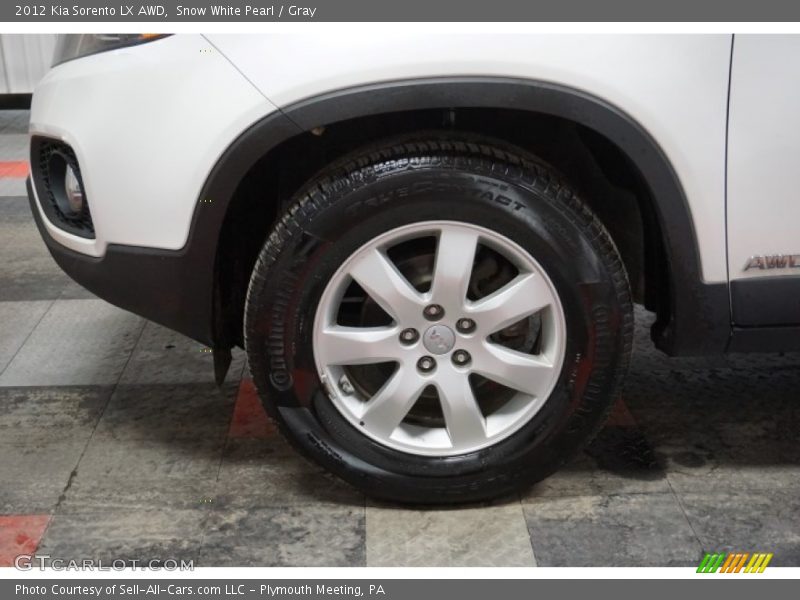 Snow White Pearl / Gray 2012 Kia Sorento LX AWD