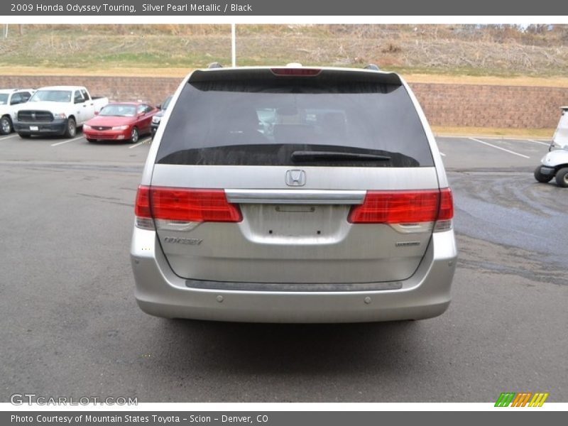 Silver Pearl Metallic / Black 2009 Honda Odyssey Touring