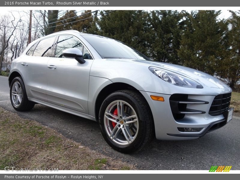 Rhodium Silver Metallic / Black 2016 Porsche Macan Turbo