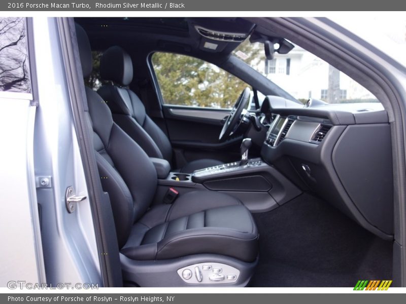 Rhodium Silver Metallic / Black 2016 Porsche Macan Turbo