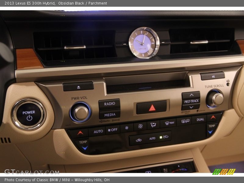 Obsidian Black / Parchment 2013 Lexus ES 300h Hybrid