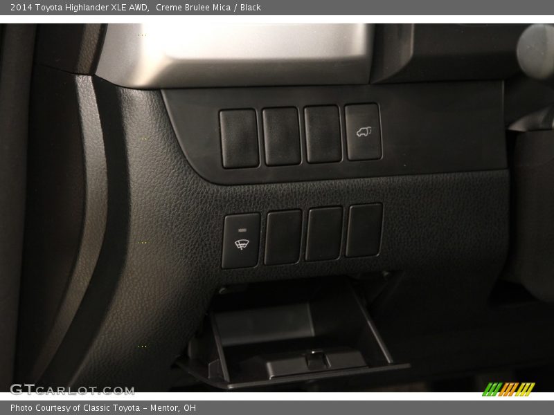 Creme Brulee Mica / Black 2014 Toyota Highlander XLE AWD