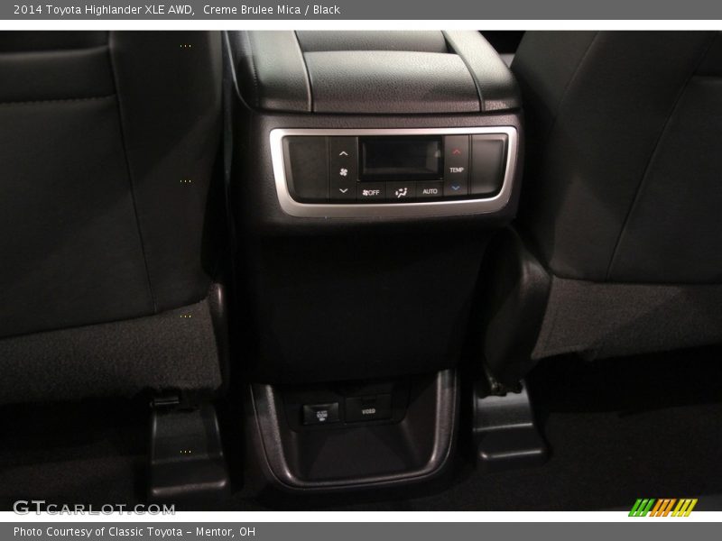 Creme Brulee Mica / Black 2014 Toyota Highlander XLE AWD
