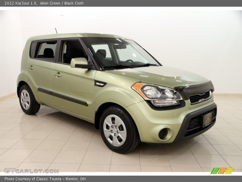 Alien Green / Black Cloth 2012 Kia Soul 1.6