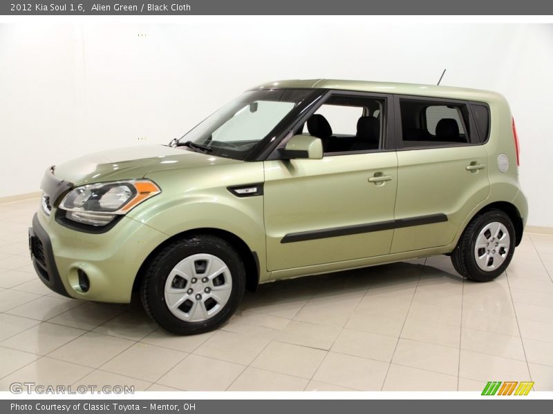 Alien Green / Black Cloth 2012 Kia Soul 1.6