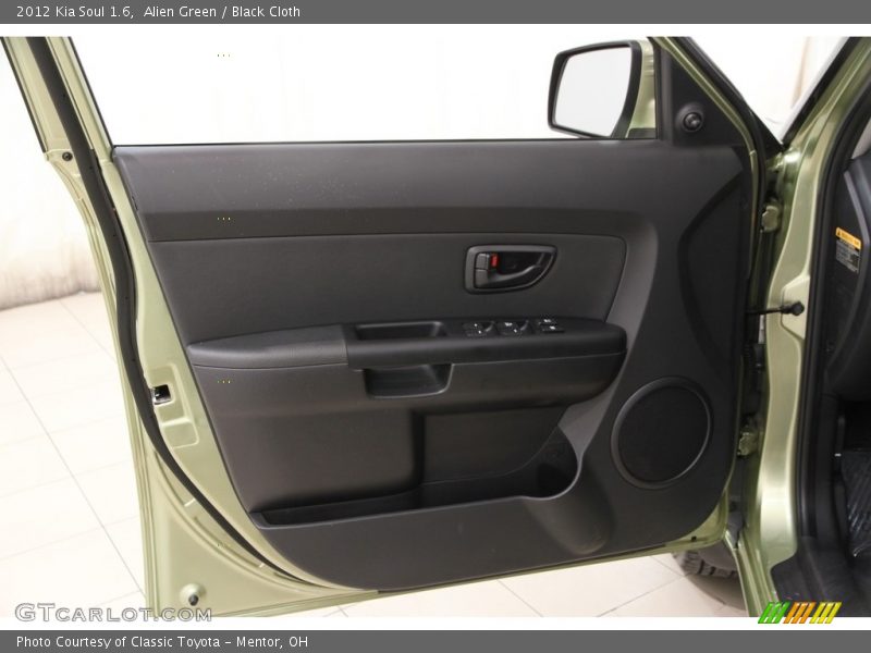 Alien Green / Black Cloth 2012 Kia Soul 1.6
