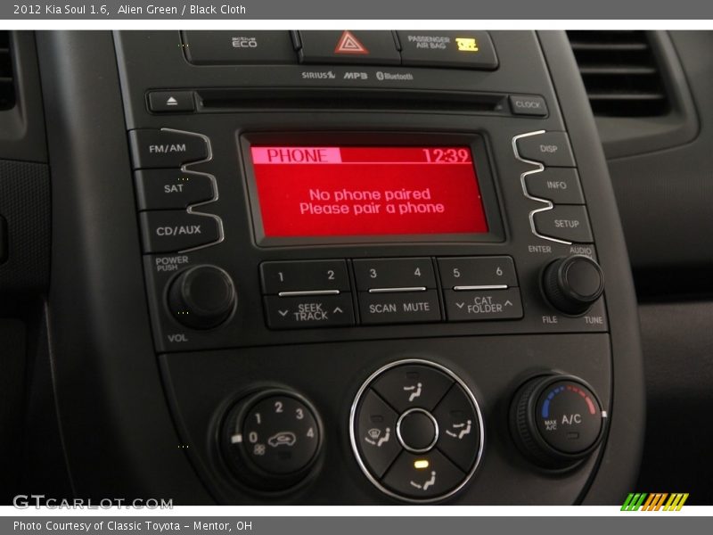 Alien Green / Black Cloth 2012 Kia Soul 1.6
