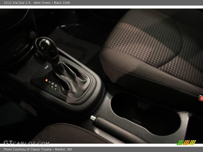 Alien Green / Black Cloth 2012 Kia Soul 1.6
