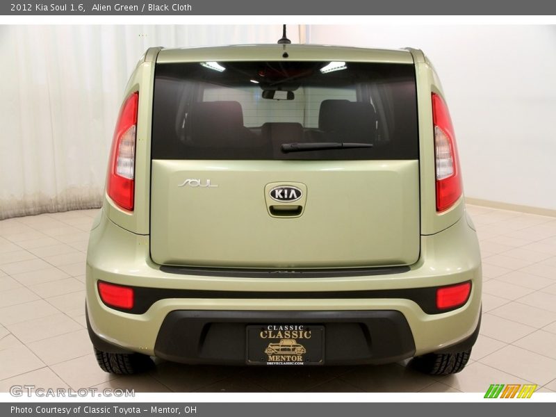 Alien Green / Black Cloth 2012 Kia Soul 1.6