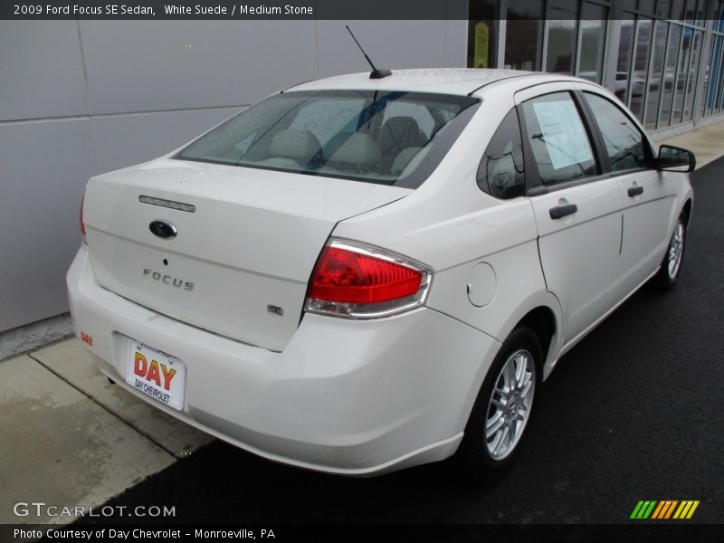 White Suede / Medium Stone 2009 Ford Focus SE Sedan