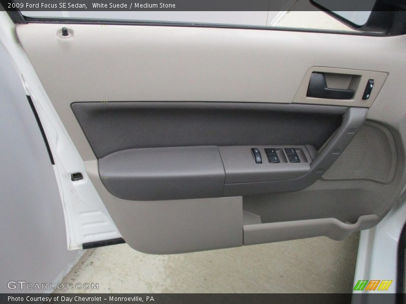 White Suede / Medium Stone 2009 Ford Focus SE Sedan