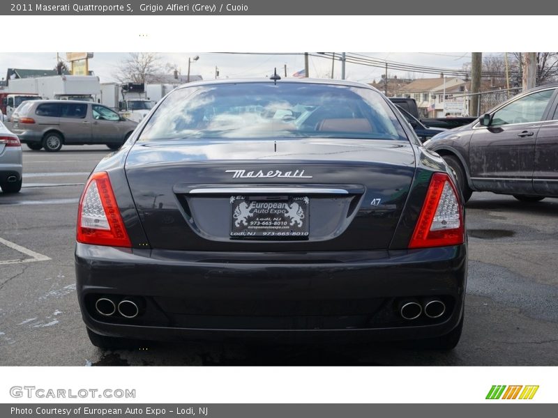 Grigio Alfieri (Grey) / Cuoio 2011 Maserati Quattroporte S