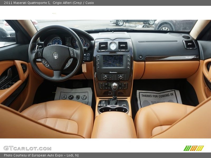 Dashboard of 2011 Quattroporte S