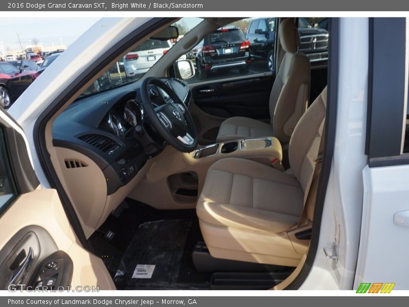 Bright White / Black/Sandstorm 2016 Dodge Grand Caravan SXT
