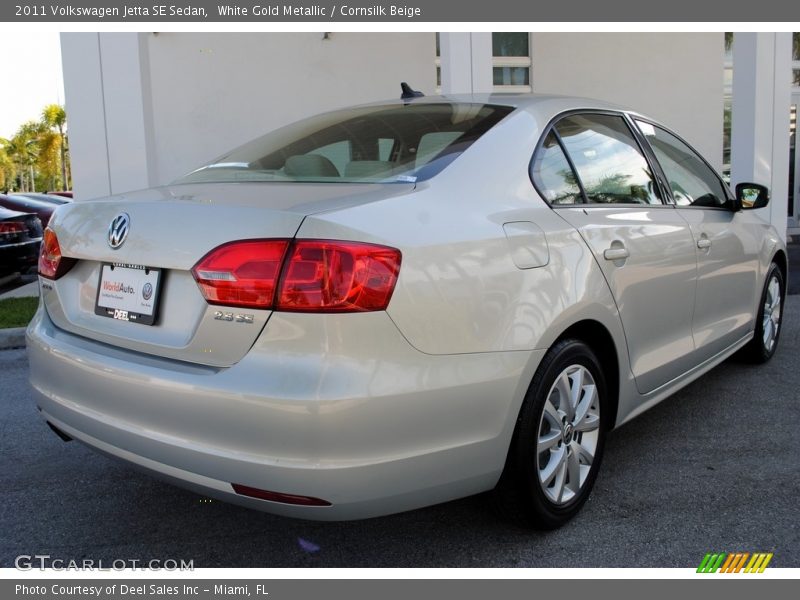 White Gold Metallic / Cornsilk Beige 2011 Volkswagen Jetta SE Sedan