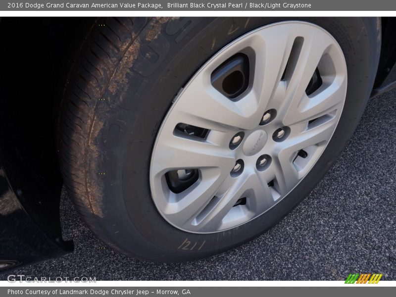 Brilliant Black Crystal Pearl / Black/Light Graystone 2016 Dodge Grand Caravan American Value Package