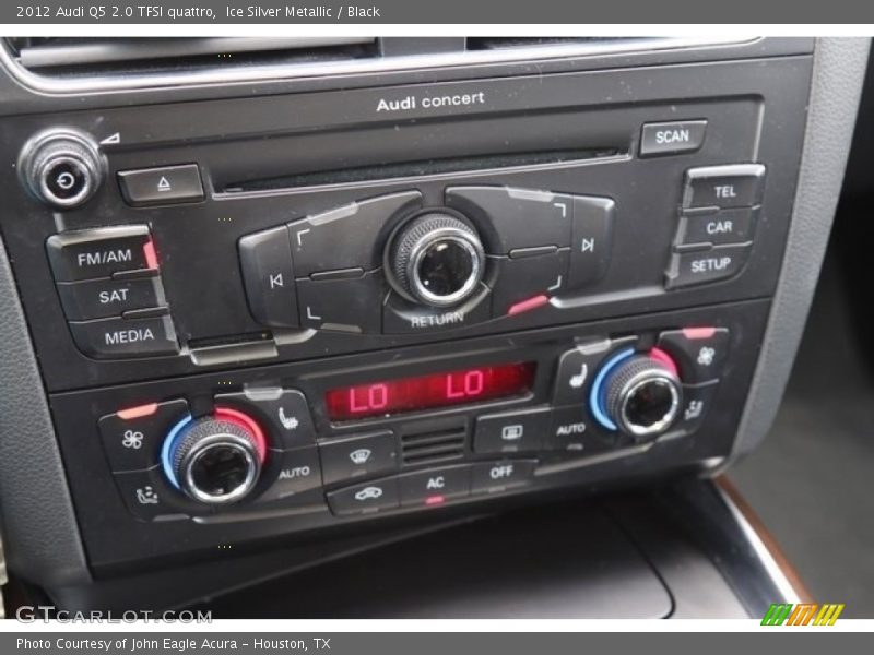 Ice Silver Metallic / Black 2012 Audi Q5 2.0 TFSI quattro