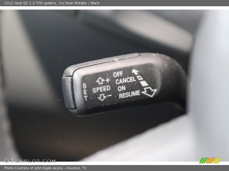 Ice Silver Metallic / Black 2012 Audi Q5 2.0 TFSI quattro