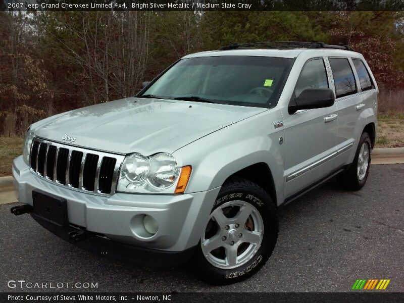 Front 3/4 View of 2007 Grand Cherokee Limited 4x4