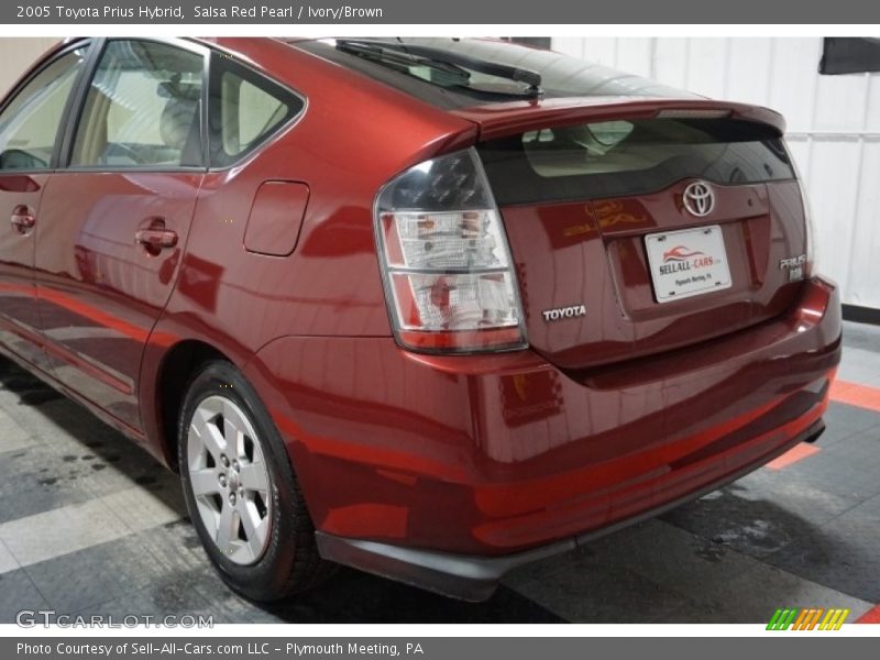 Salsa Red Pearl / Ivory/Brown 2005 Toyota Prius Hybrid