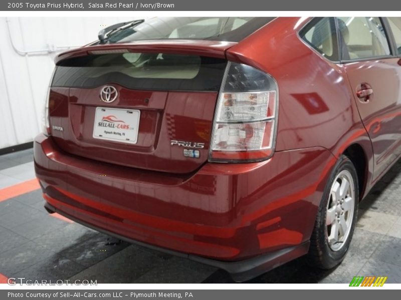 Salsa Red Pearl / Ivory/Brown 2005 Toyota Prius Hybrid