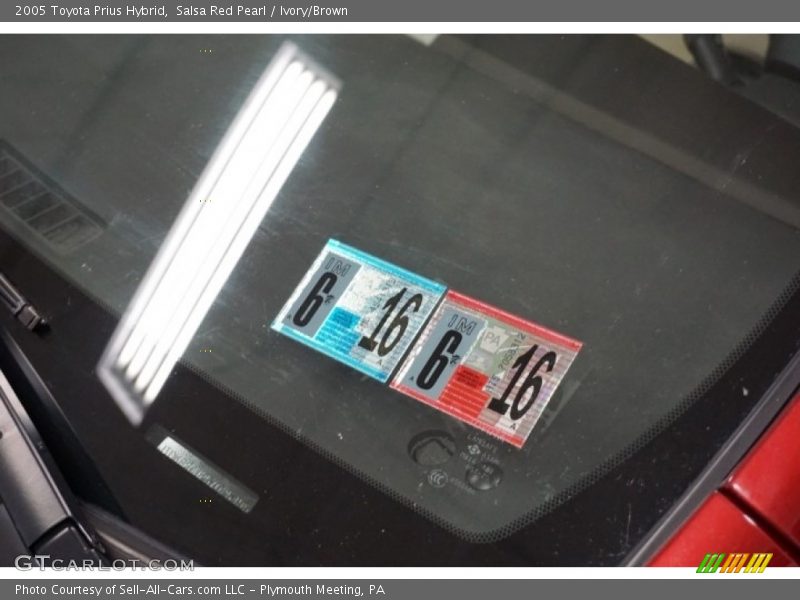 Salsa Red Pearl / Ivory/Brown 2005 Toyota Prius Hybrid