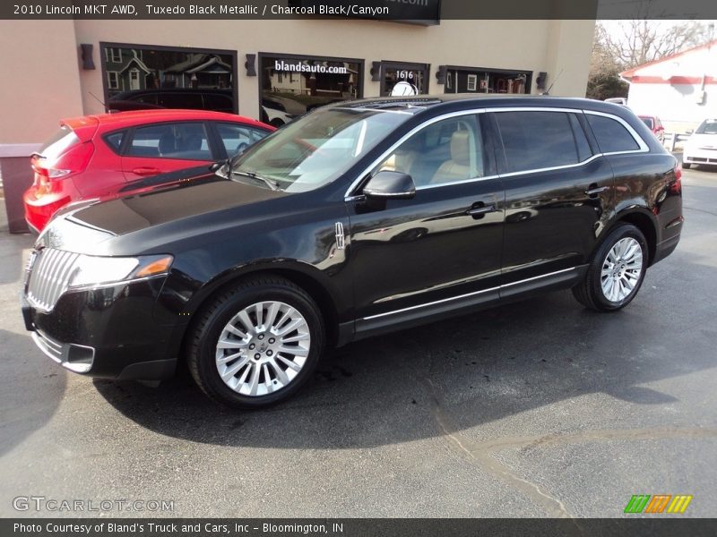 Tuxedo Black Metallic / Charcoal Black/Canyon 2010 Lincoln MKT AWD