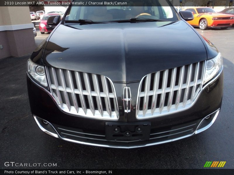 Tuxedo Black Metallic / Charcoal Black/Canyon 2010 Lincoln MKT AWD