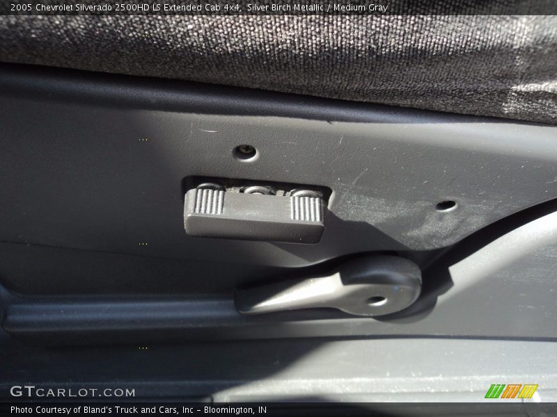 Silver Birch Metallic / Medium Gray 2005 Chevrolet Silverado 2500HD LS Extended Cab 4x4