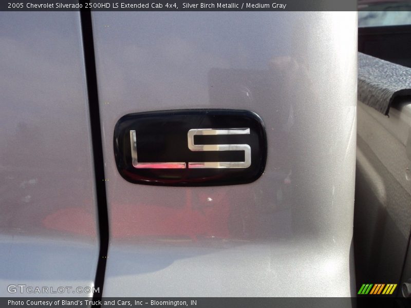 Silver Birch Metallic / Medium Gray 2005 Chevrolet Silverado 2500HD LS Extended Cab 4x4