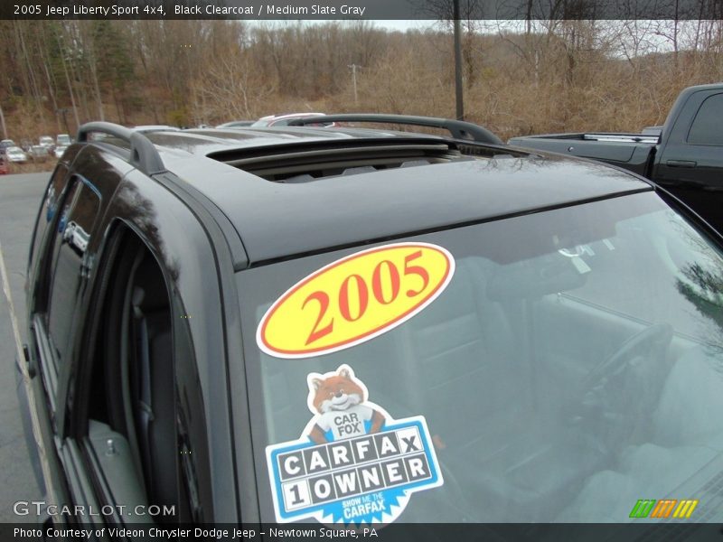 Black Clearcoat / Medium Slate Gray 2005 Jeep Liberty Sport 4x4