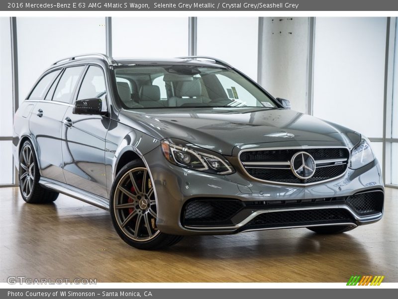 Front 3/4 View of 2016 E 63 AMG 4Matic S Wagon