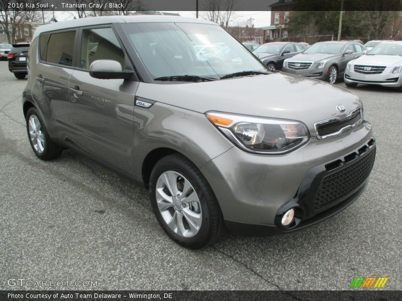 Front 3/4 View of 2016 Soul +